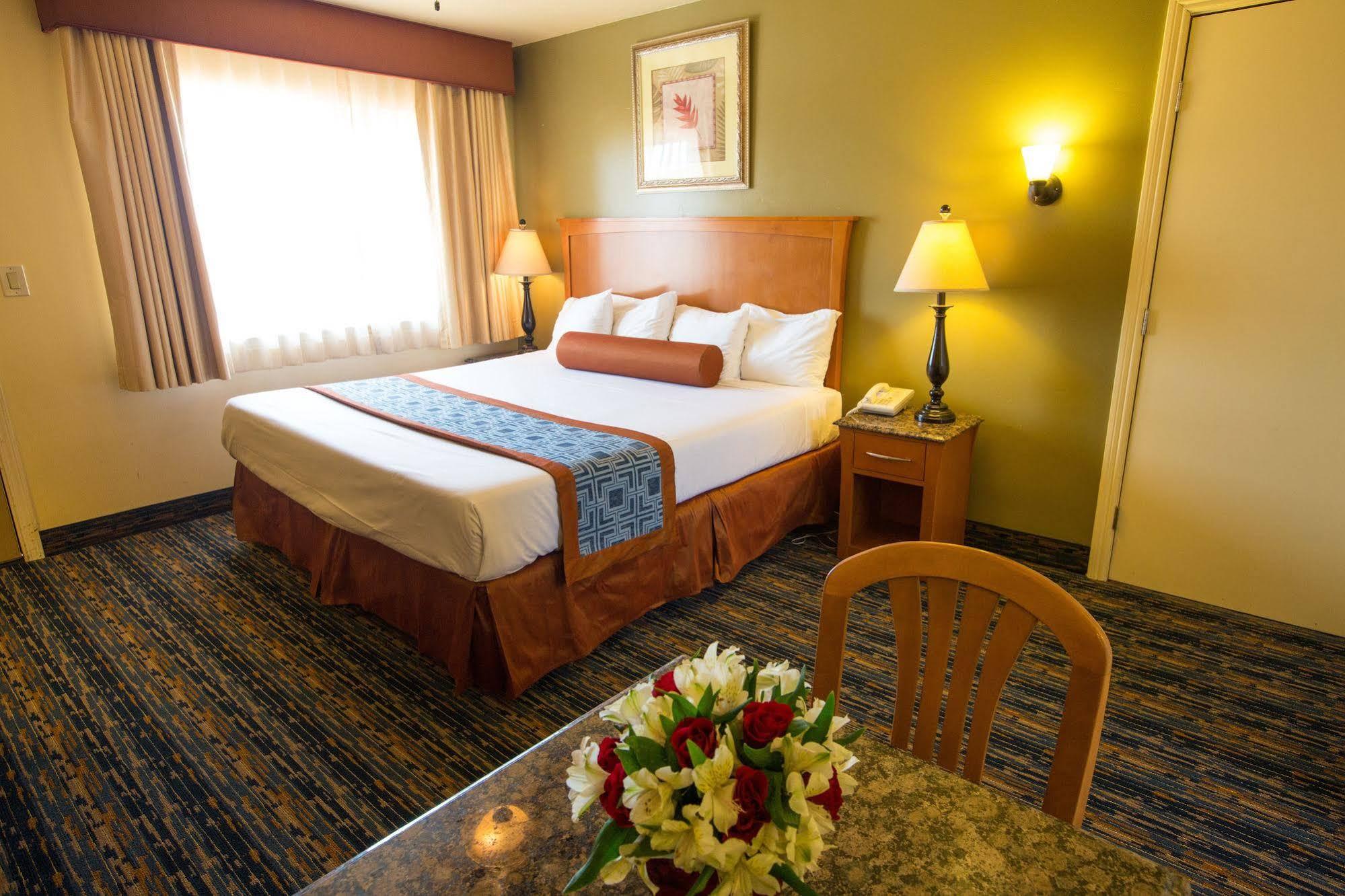 Beachwalker Inn & Suites Писмо Бич Экстерьер фото